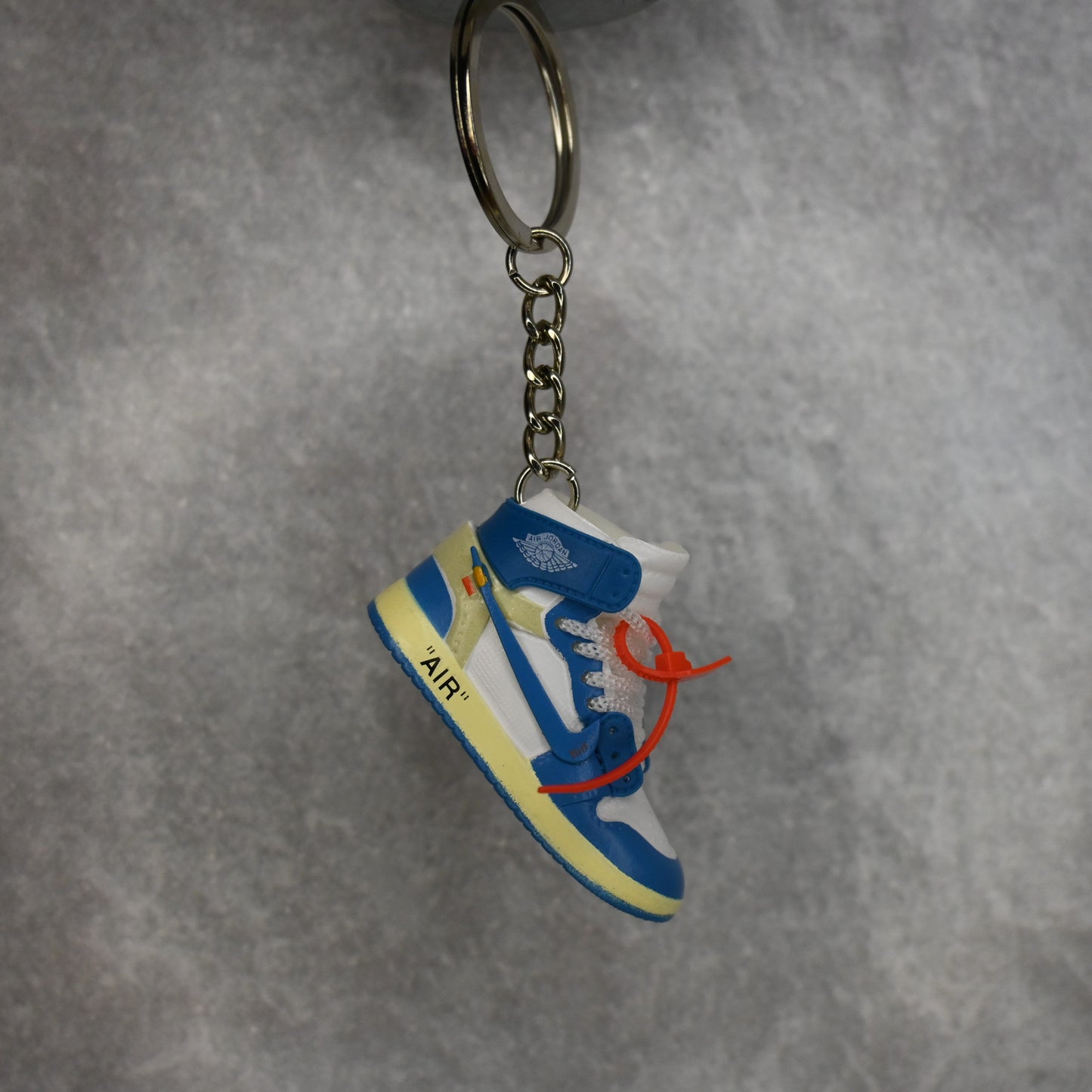 Off-White x Air Jordan 1 Retro High OG 'UNC' Keyring