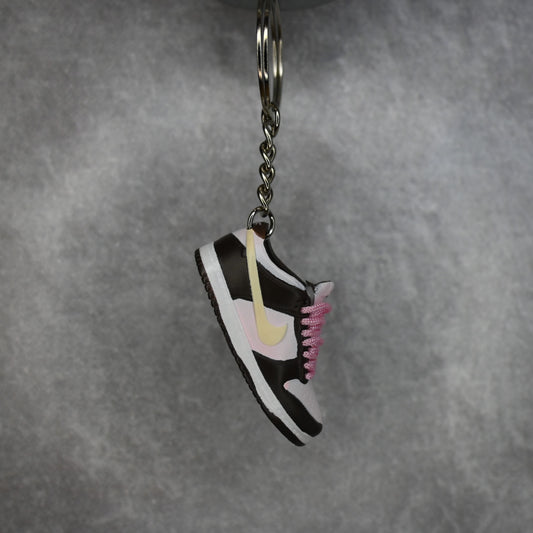 Stüssy x Dunk Low Pro SB 'Cherry' Keyring